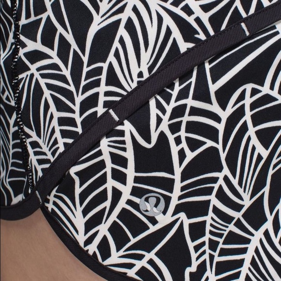 Lululemon Run Speed Shorts 2.5” - Picture 3 of 6